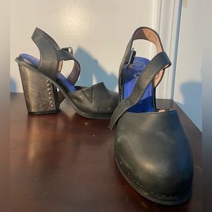 Jeffrey Campbell Bonshe Chunky Heel - size 6.5